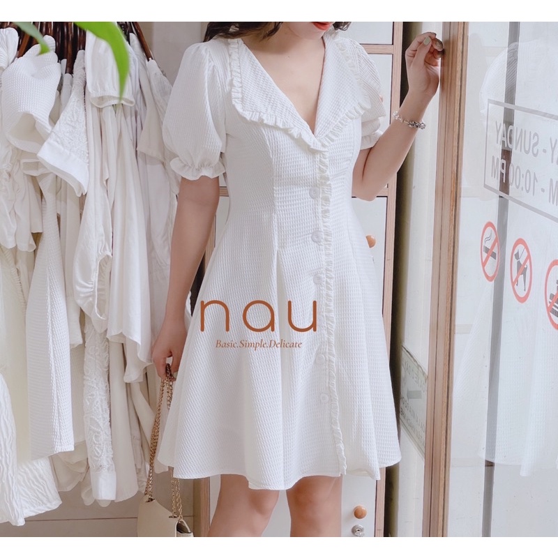 Đầm xốp mềm viền bèo cổ bẻ