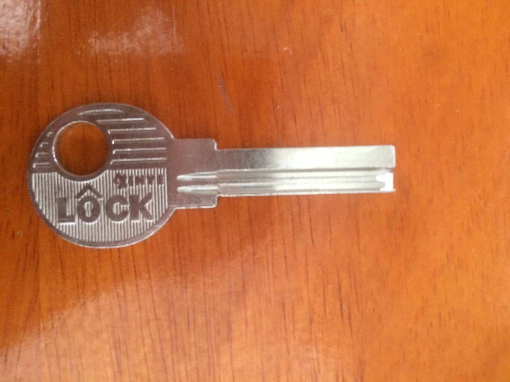 30 phôi chìa khoá chấm vi tính lock ( nhỏ , dài ) rảnh phải