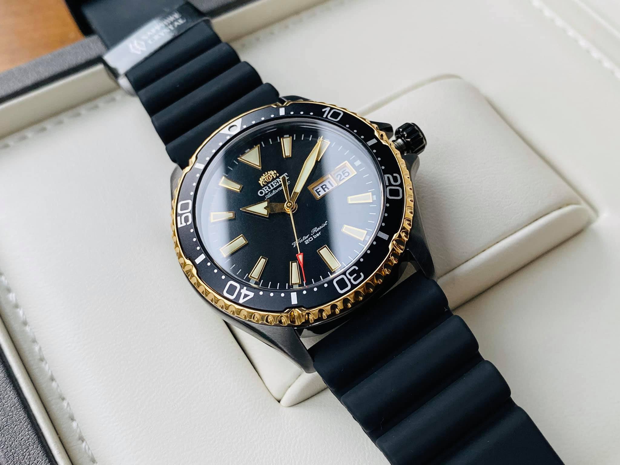 Đồng hồ nam ORIENT AUTOMATIC MAKO III RA-AA0005B19B - Viền vàng mặt đen