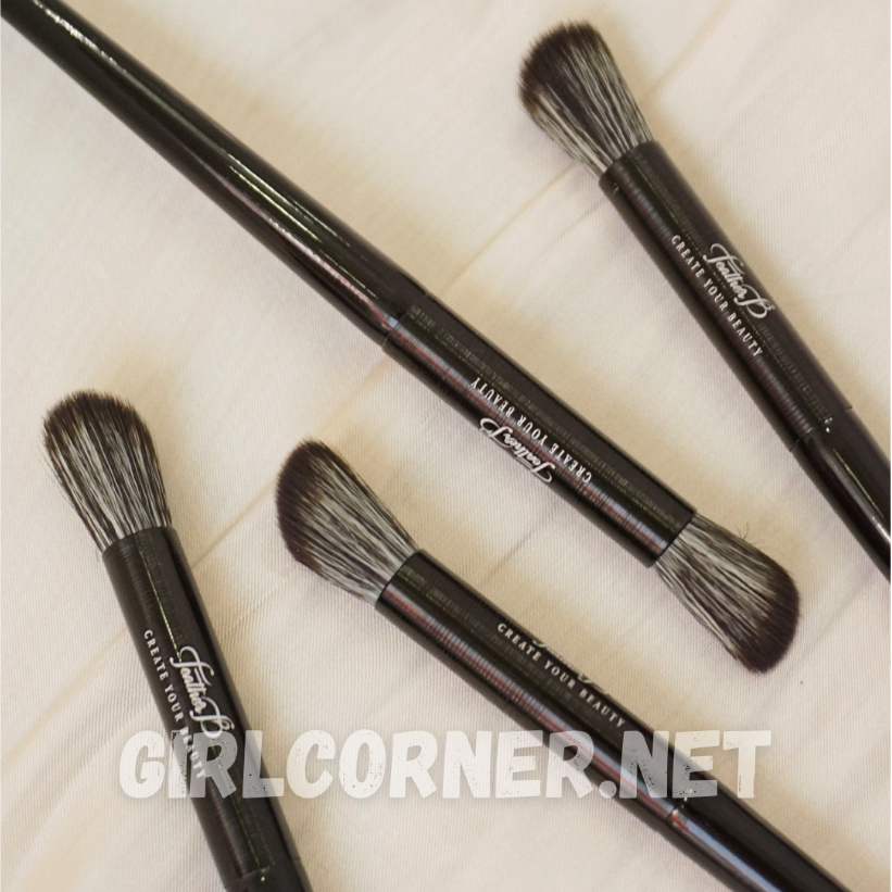 Cọ khối mũi Feather B 222