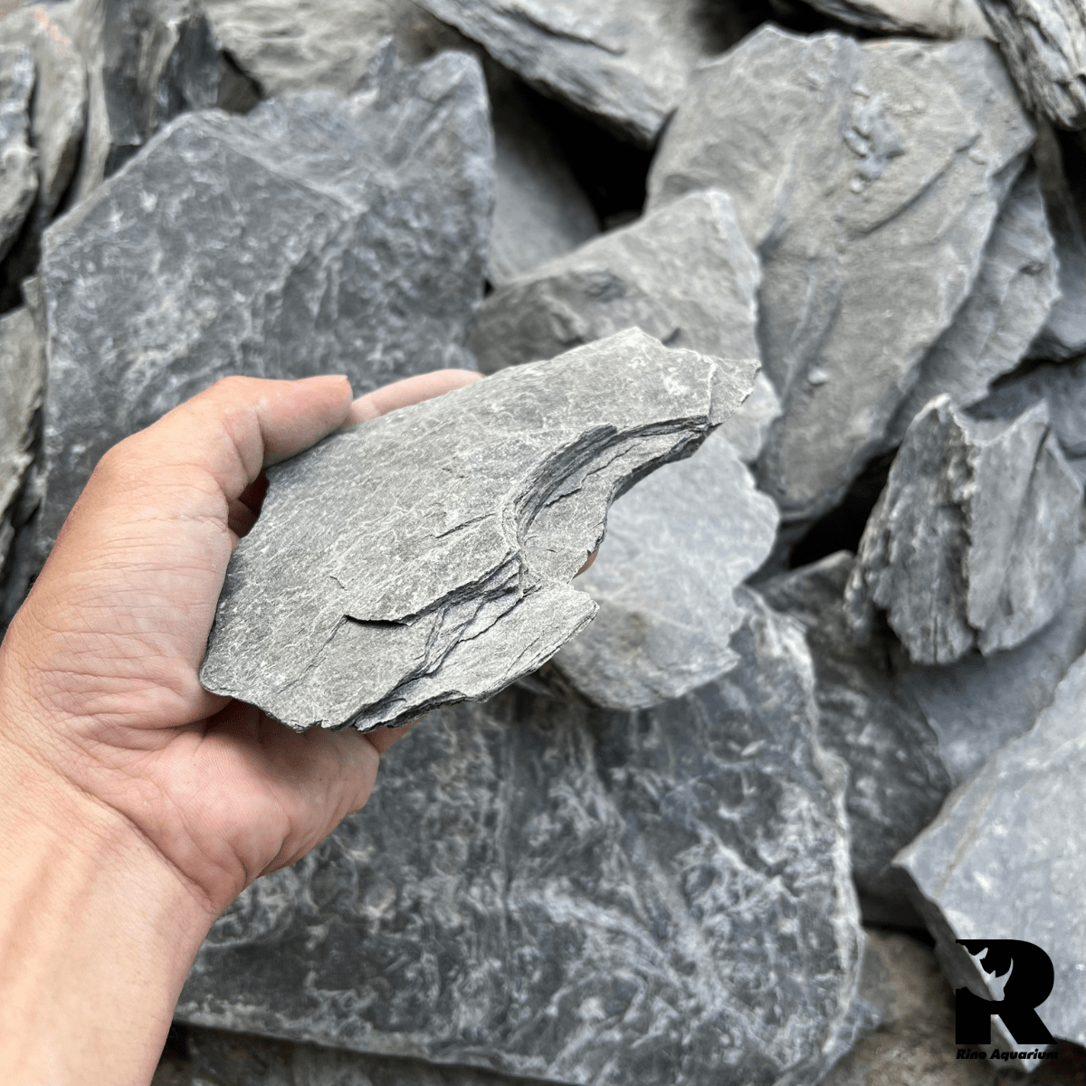 Đá Vỉa Đen Trang Trí - Setup Hồ Cá Cảnh, Hồ Thuỷ Sinh (1KG)