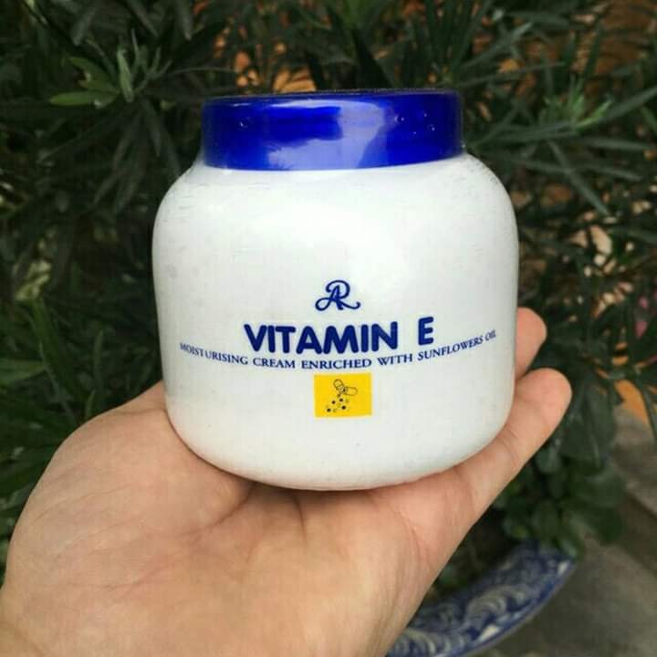 Kem Dưỡng Da Dưỡng Ẩm Vitamin E Thái Lan 200g
