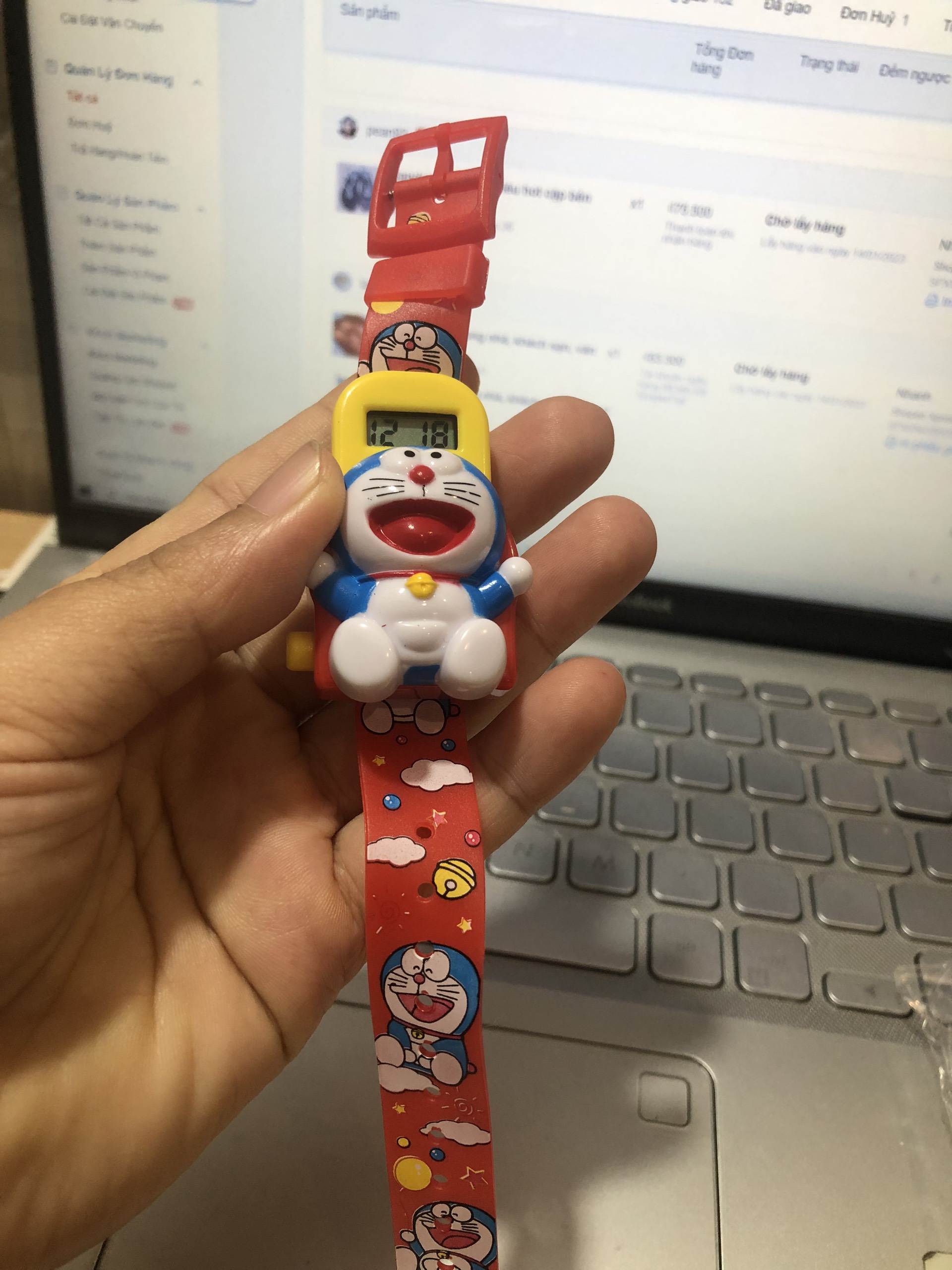 Đồng hồ hình doremon cho bé siêu cưng