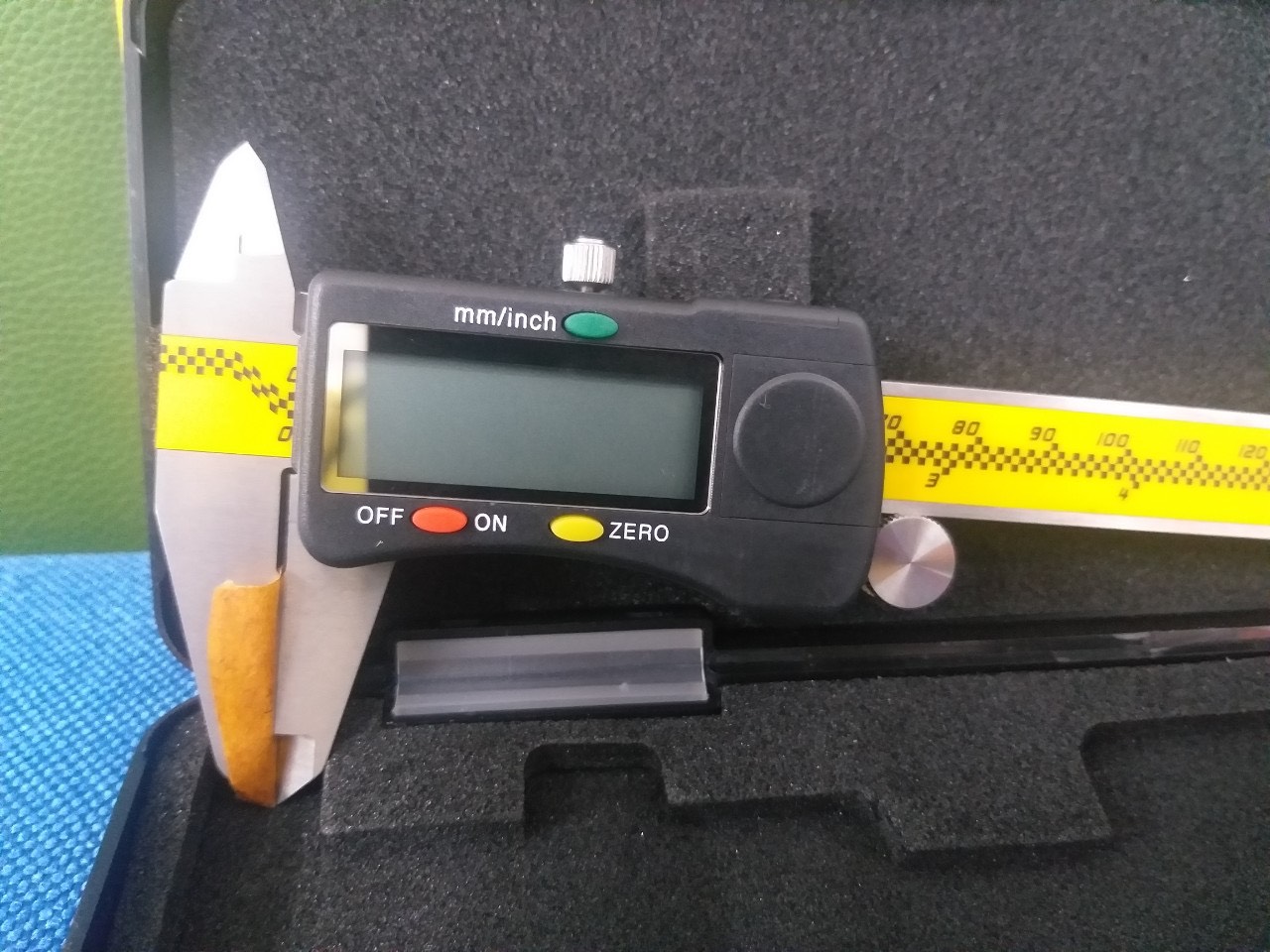Thước cặp điện tử 150mm PRO Stanley 37-150-23C