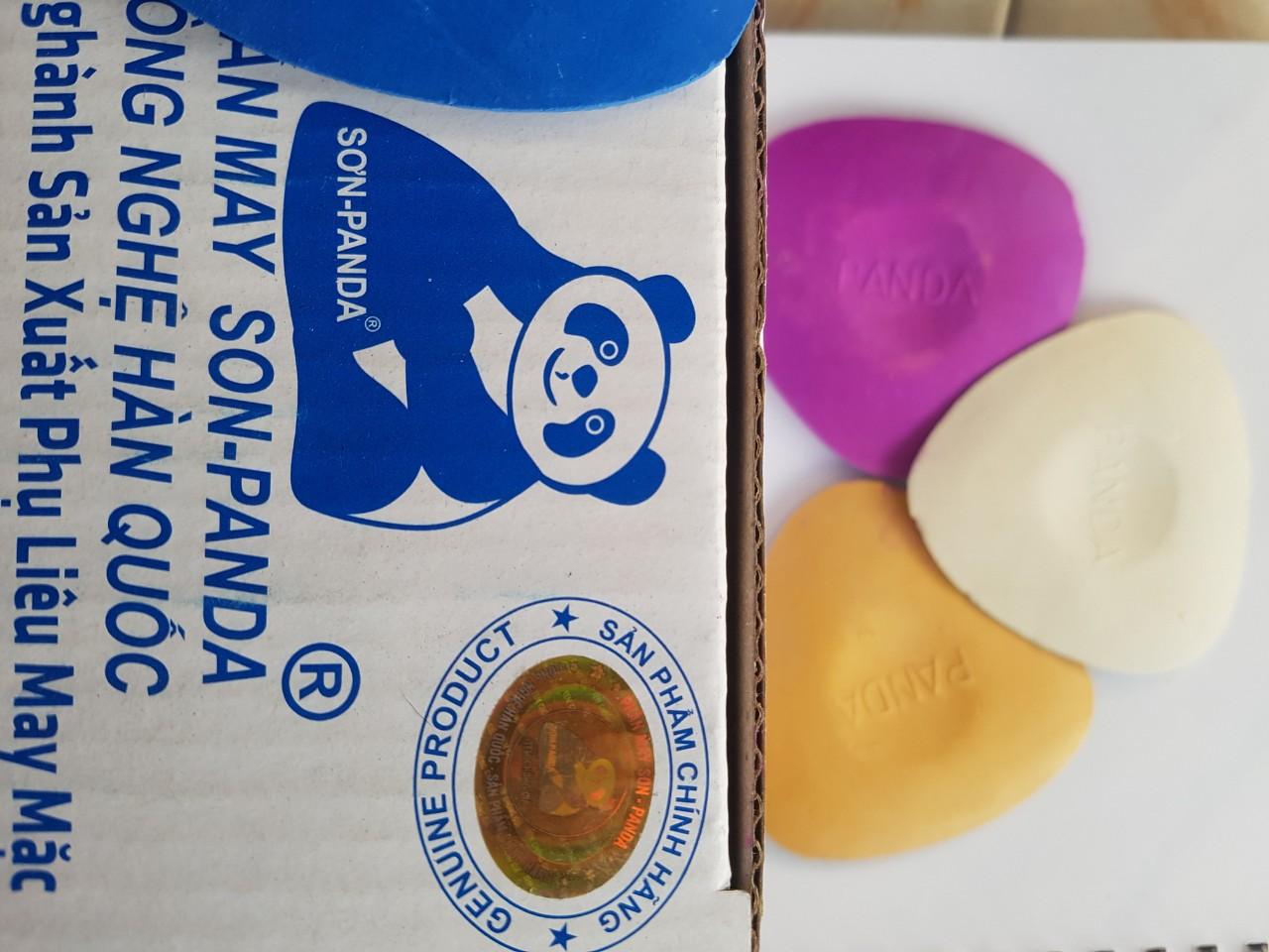 phấn PANDA 4 màu đẹp mắt. phấn vận chuyển sẽ bị bể nhé. e cảm ơn