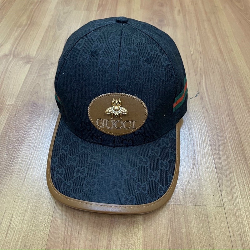 nón kết gucci thêu logo hình bướm
