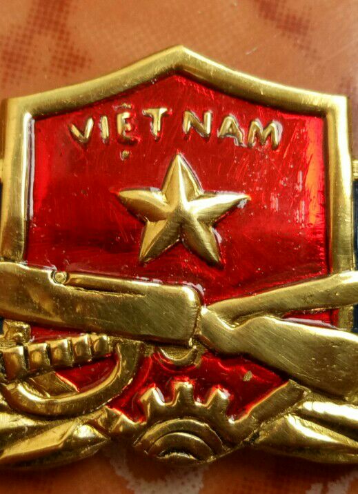 Huy hiệu đeo ngực cài áo vest