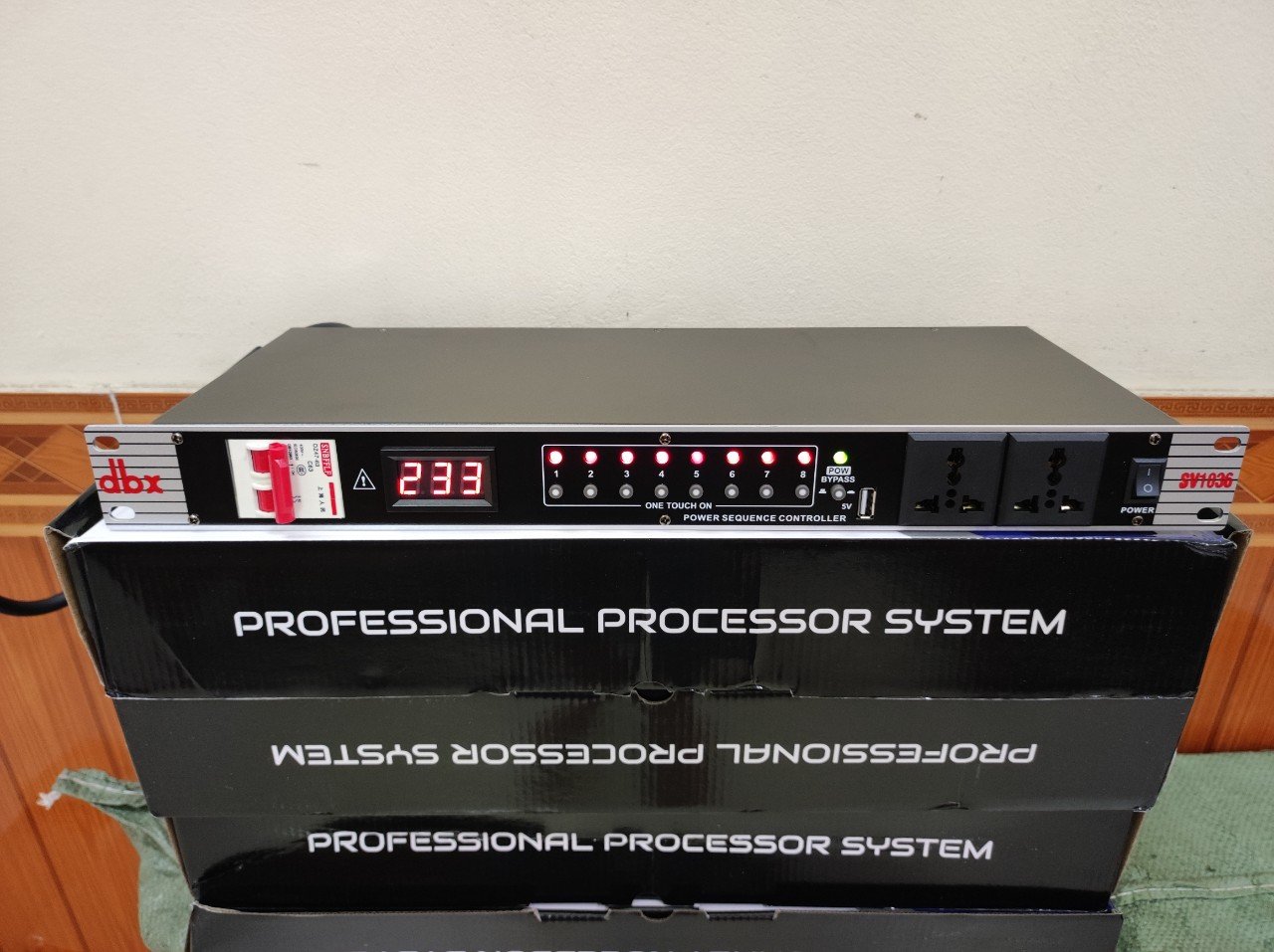 Thiết bị quản lý nguồn điện dbx vs1036