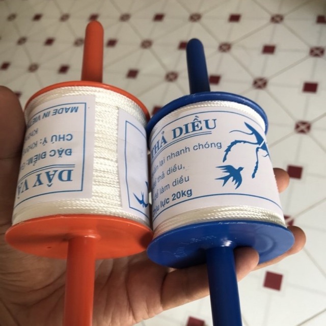 Dây và tay nắm thả diều dài 80m