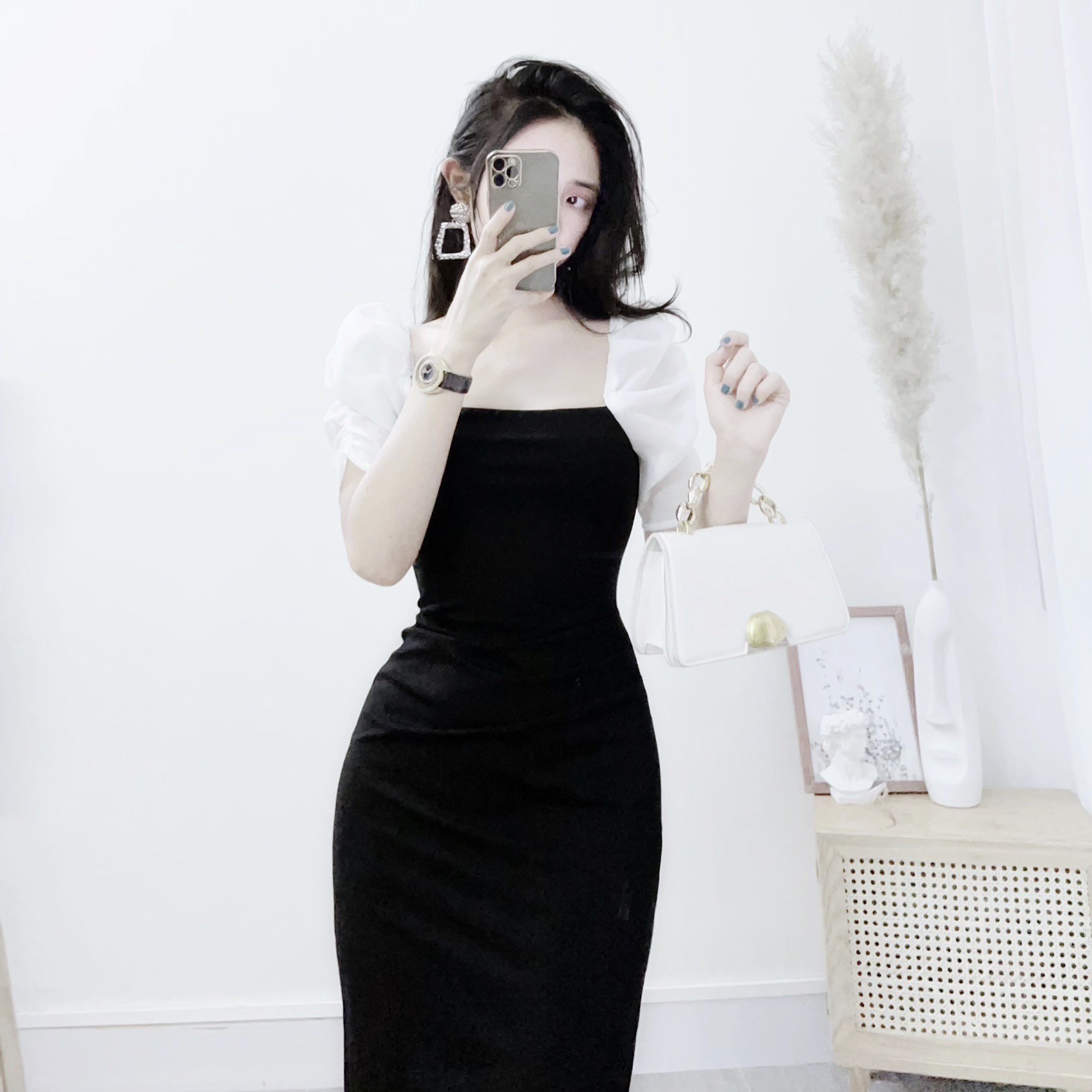 Đầm body phối tay tơ dư tiệc