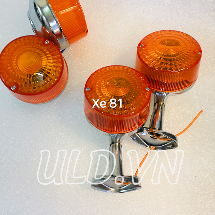 [HCM]ĐÈN XI NHAN TRƯỚC SAU XE 81