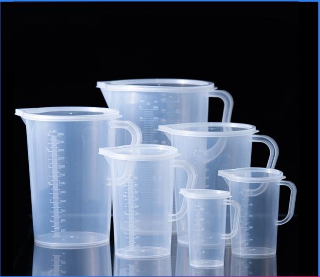 Ca nhựa chia vạch 500ml có nắp