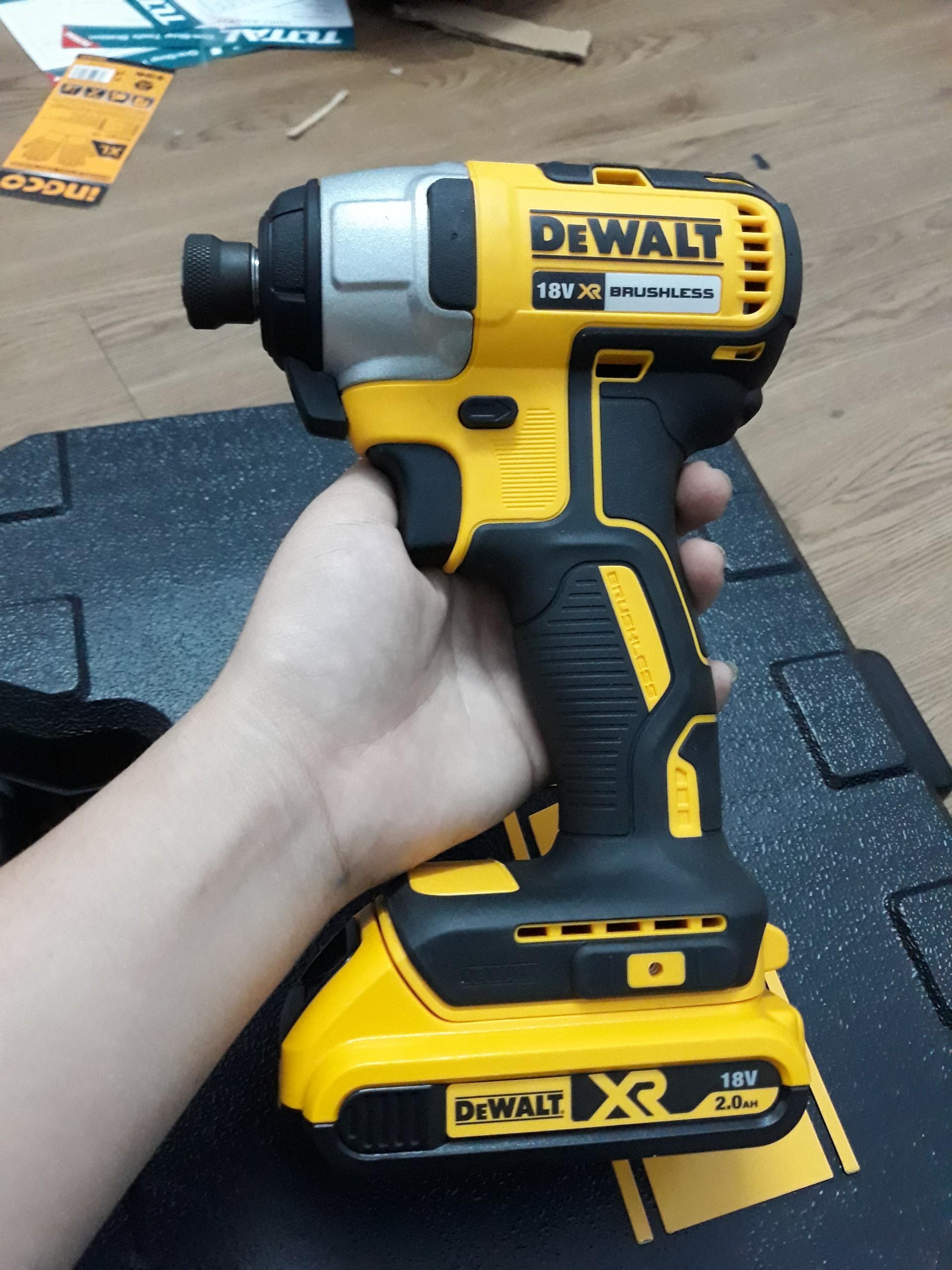 [Trả góp 0%] DeWALT - 18V - 2.0Ah BRUSHLESS MÁY VẶN VÍT ĐỘNG LỰC DÙNG PIN - DCF787D2