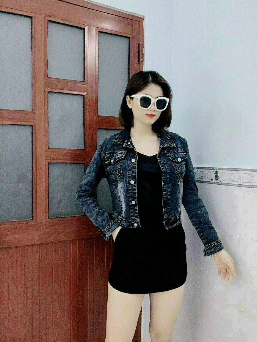 Áo khoác jean nữ body- đen bạc- size M L