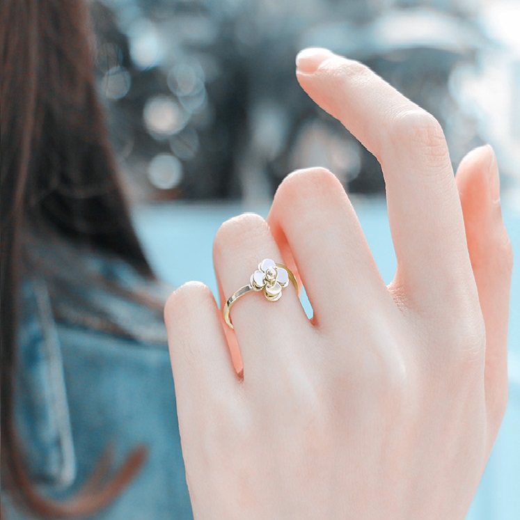 [HCM]Nhẫn Nữ Titan Cao Cấp Hoa Trà free size Siêu Cute
