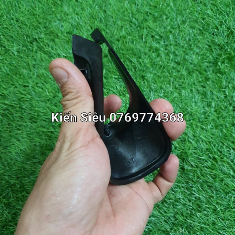 Chắn bùn sau xe cub 82-84-DD ( nhựa đen bóng dẻo)