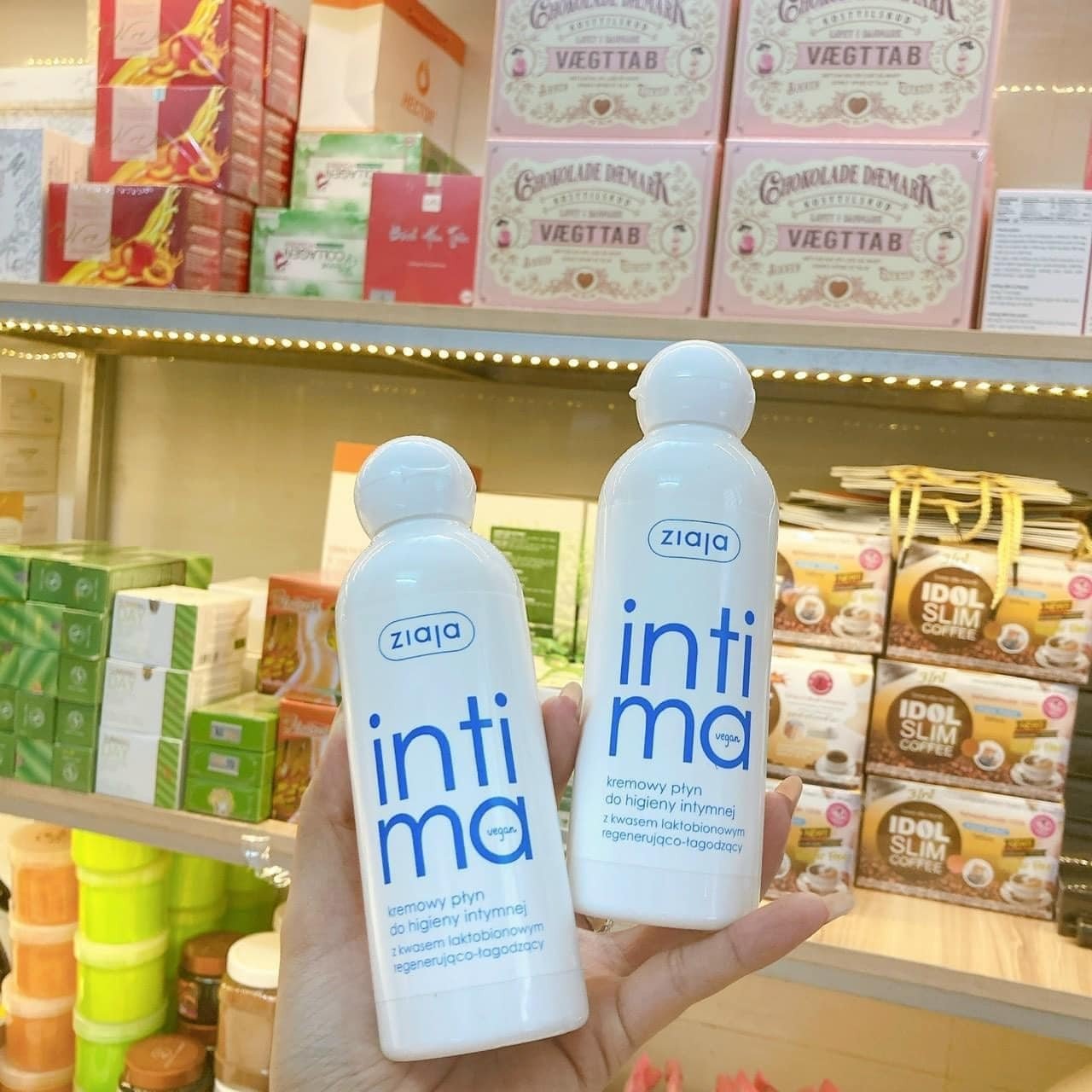 Dung dịch vệ sinh phụ nữ intima ziaja balan