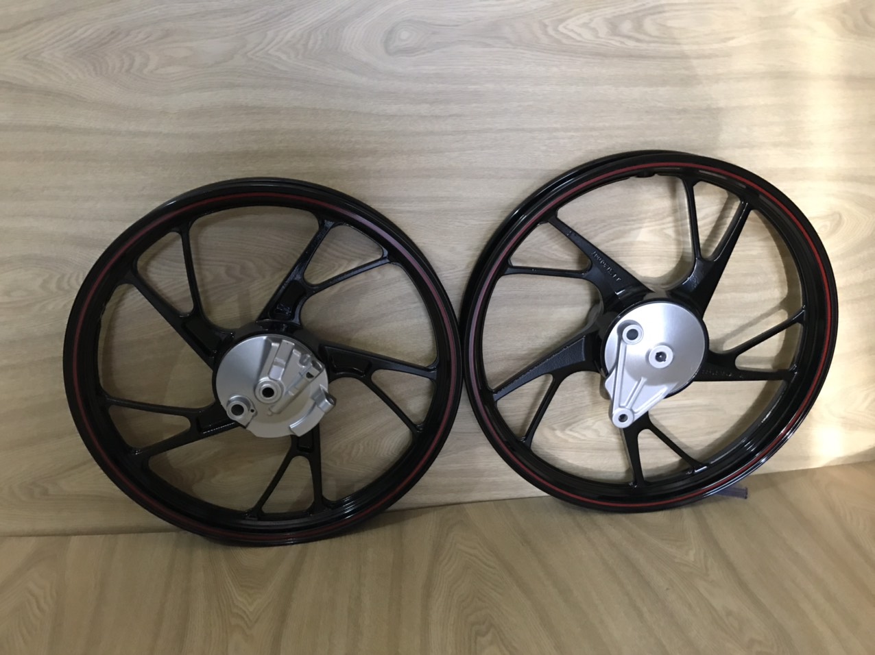 MÂM VÀNH ĐÚC XƯƠNG CÁ ĐÙM(PHANH CƠ) WAVE @ 110 ĐỜI 2015-2024,WAVE S RSX 110,BLADE VÀ DREAM VIỆT 2013 ZIN THEO XE KHÔNG CHẾ CHÁO