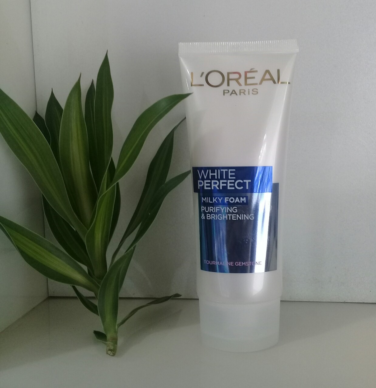 Sửa rửa mặt L'Oreal White Perfect 100ml