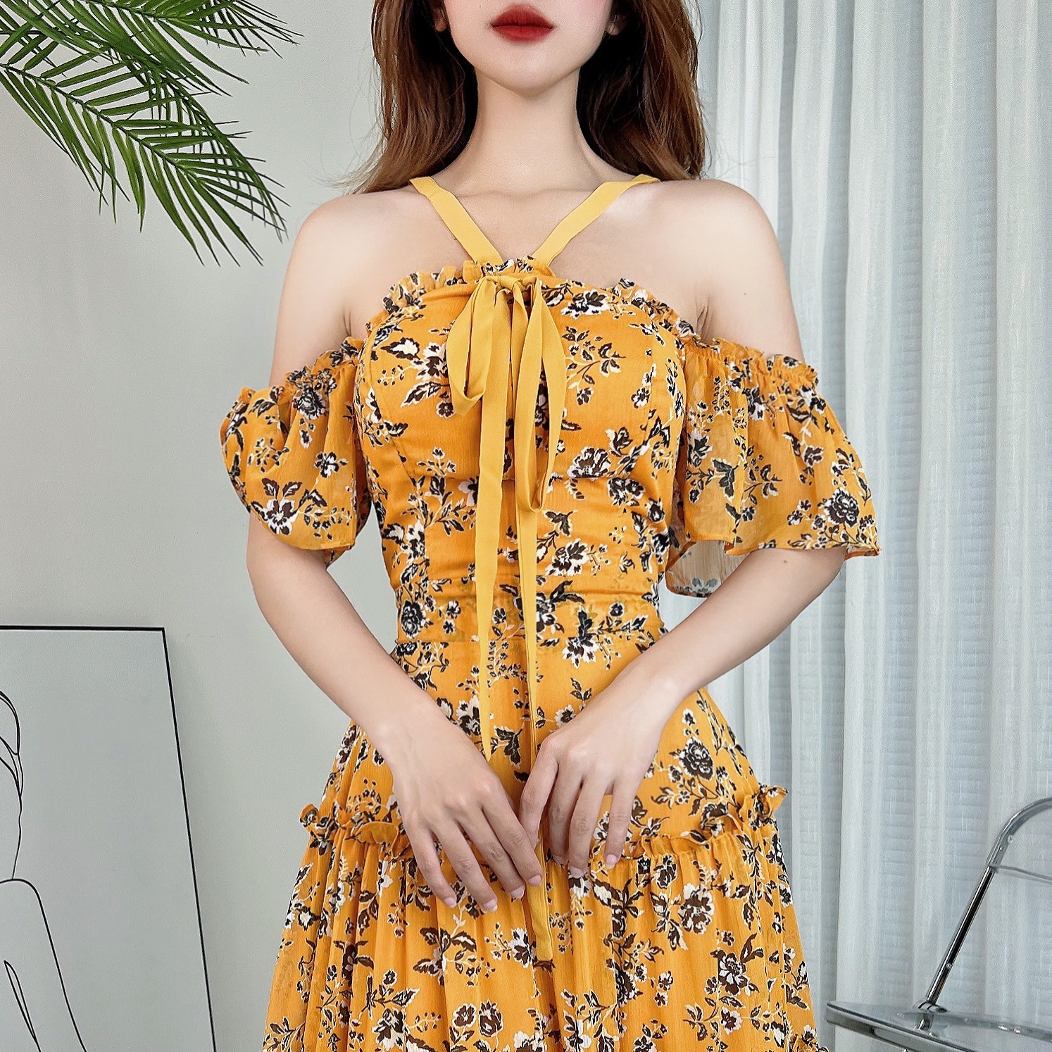 Đầm maxi hoa tay rớt cổ yếm MIMIX CB7230
