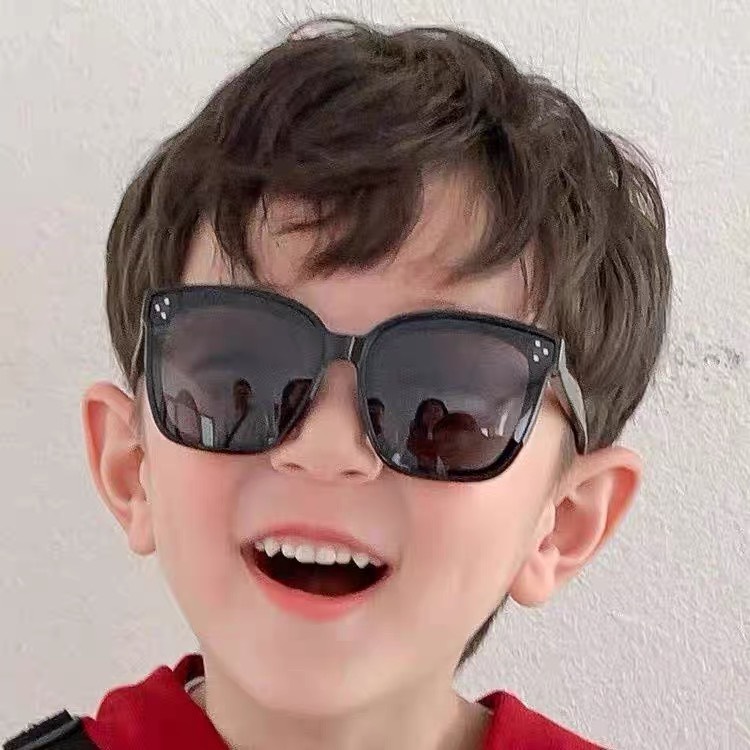 Kinh UNISEX 3 Chấm Hot Hit Phiên Bản Mini Cho Bé.