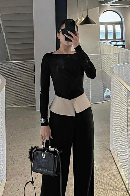 COCO SIN - Áo Thun Trẹt Vai Đen Tay Dài