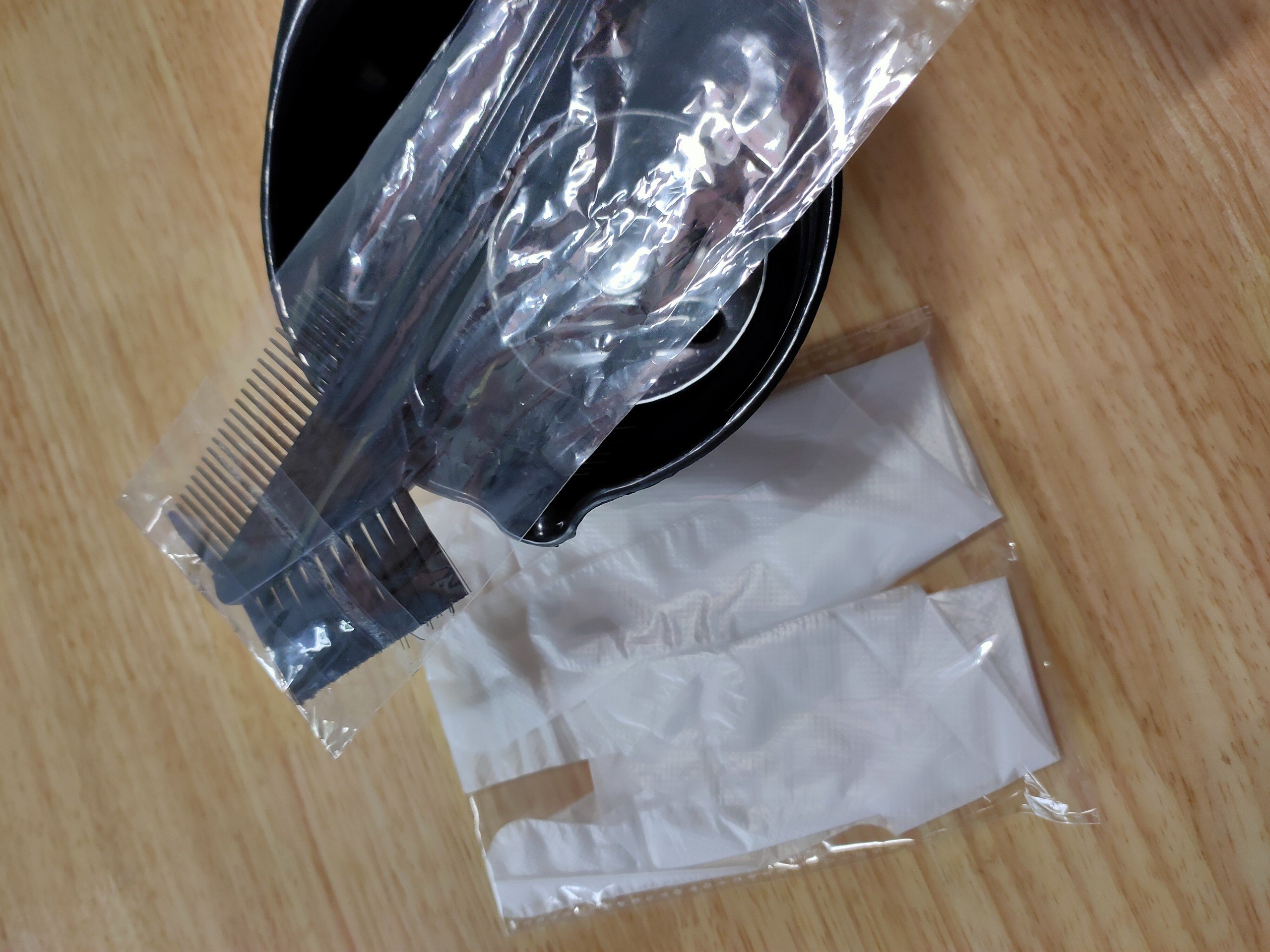 [HCM]Combo chén, lược, bao tay.