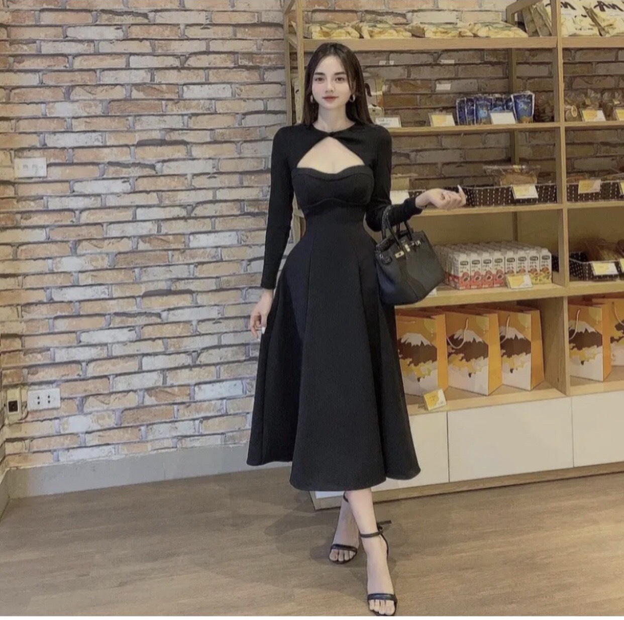 Váy tiểu thư khoét ngực tay dài siêu hót