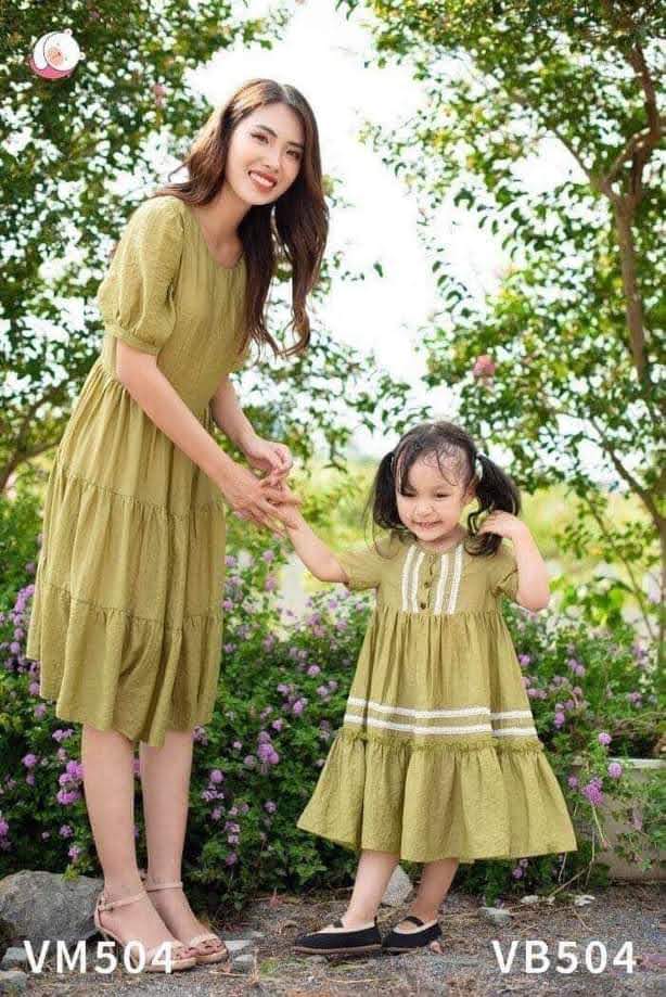 ĐẦM MẸ BÉ ĐI DU LỊCH VẢI ORGANZA ( GIÁ LẺ VÁY MẸ )