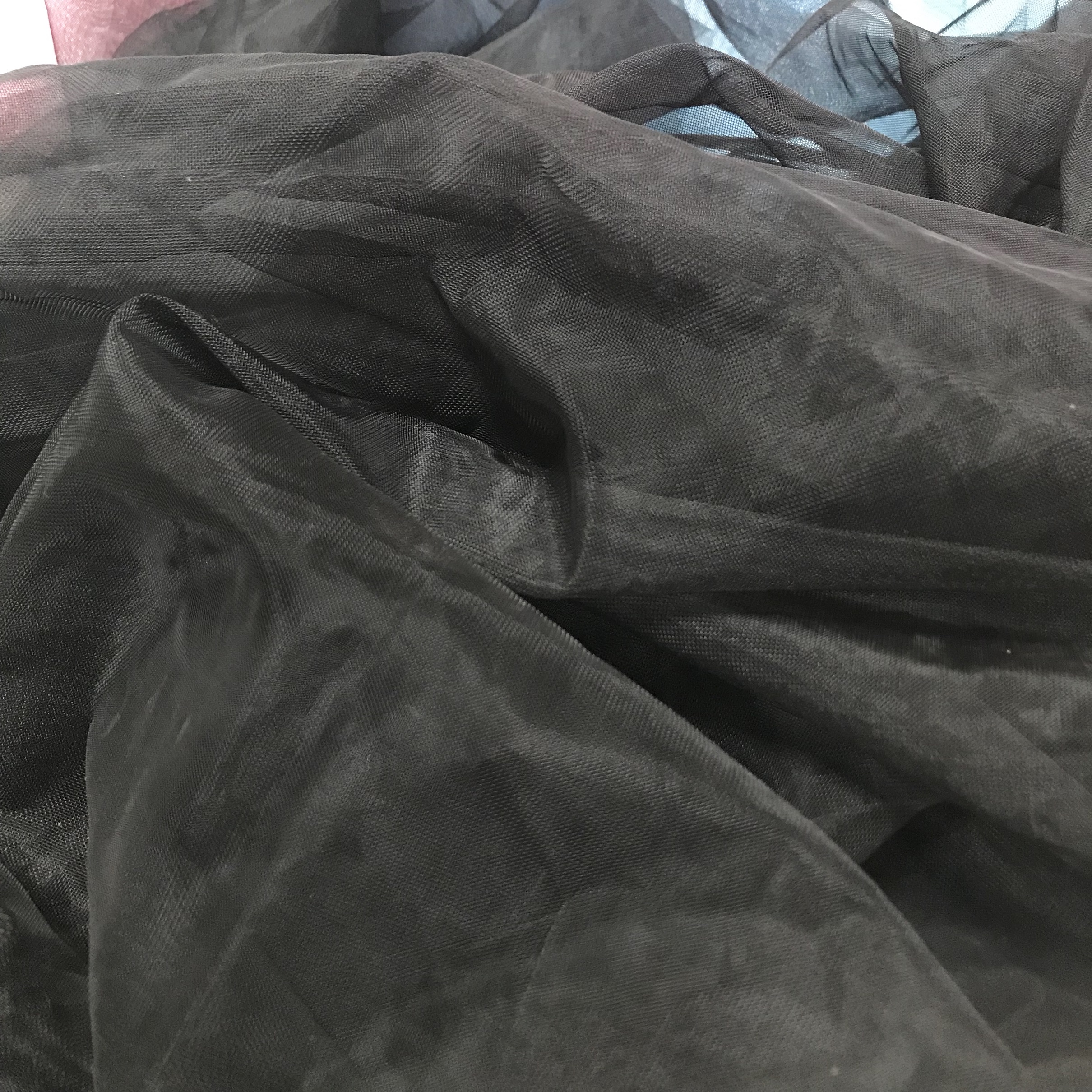 Vải voan lưới dày đen/trắng khổ 1.7m - 1.8m