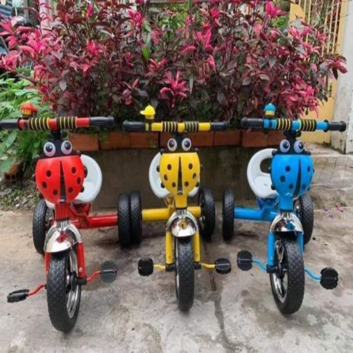Xe con bọ bình nước 3 bánh cho bé yêu