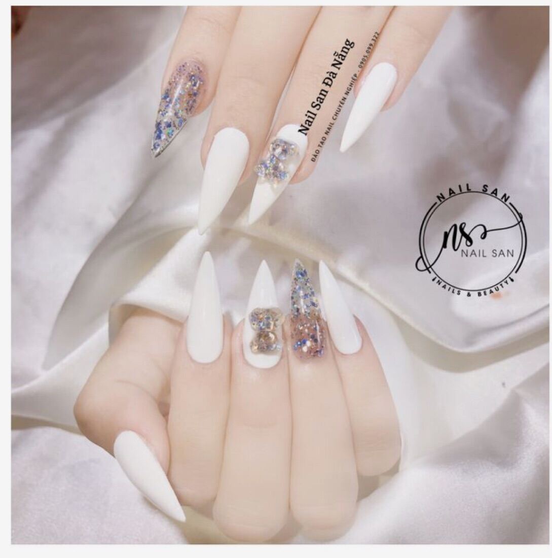 Bộ 24 móng tay giả thiết kế kèm keo