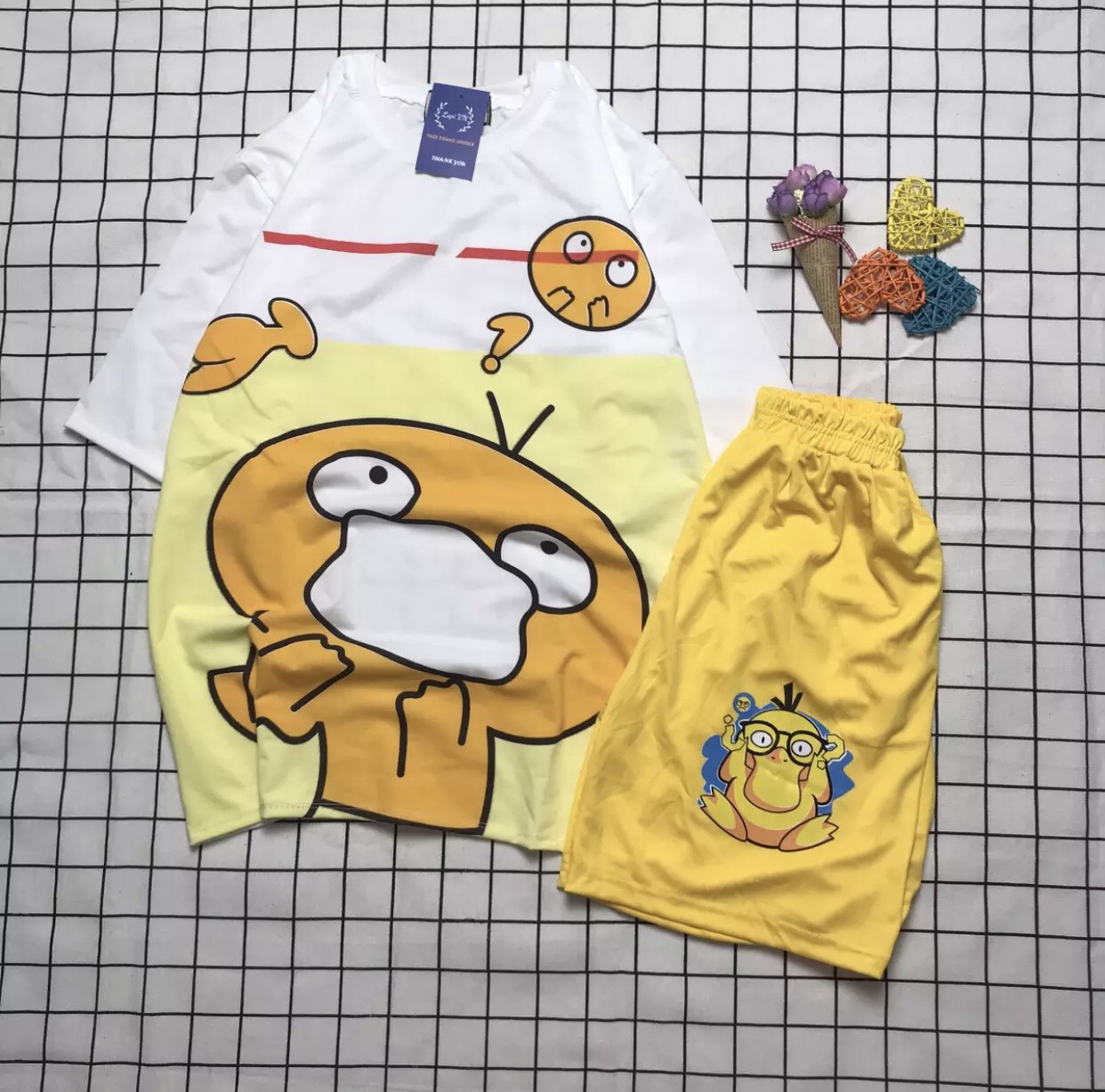 Đồ Bộ Hoạt Hình Unisex Vịt Vàng Suy Tư  Vải Coton Thoáng Mát  Nam Nữ Đều Mặc Được TTSLB0027