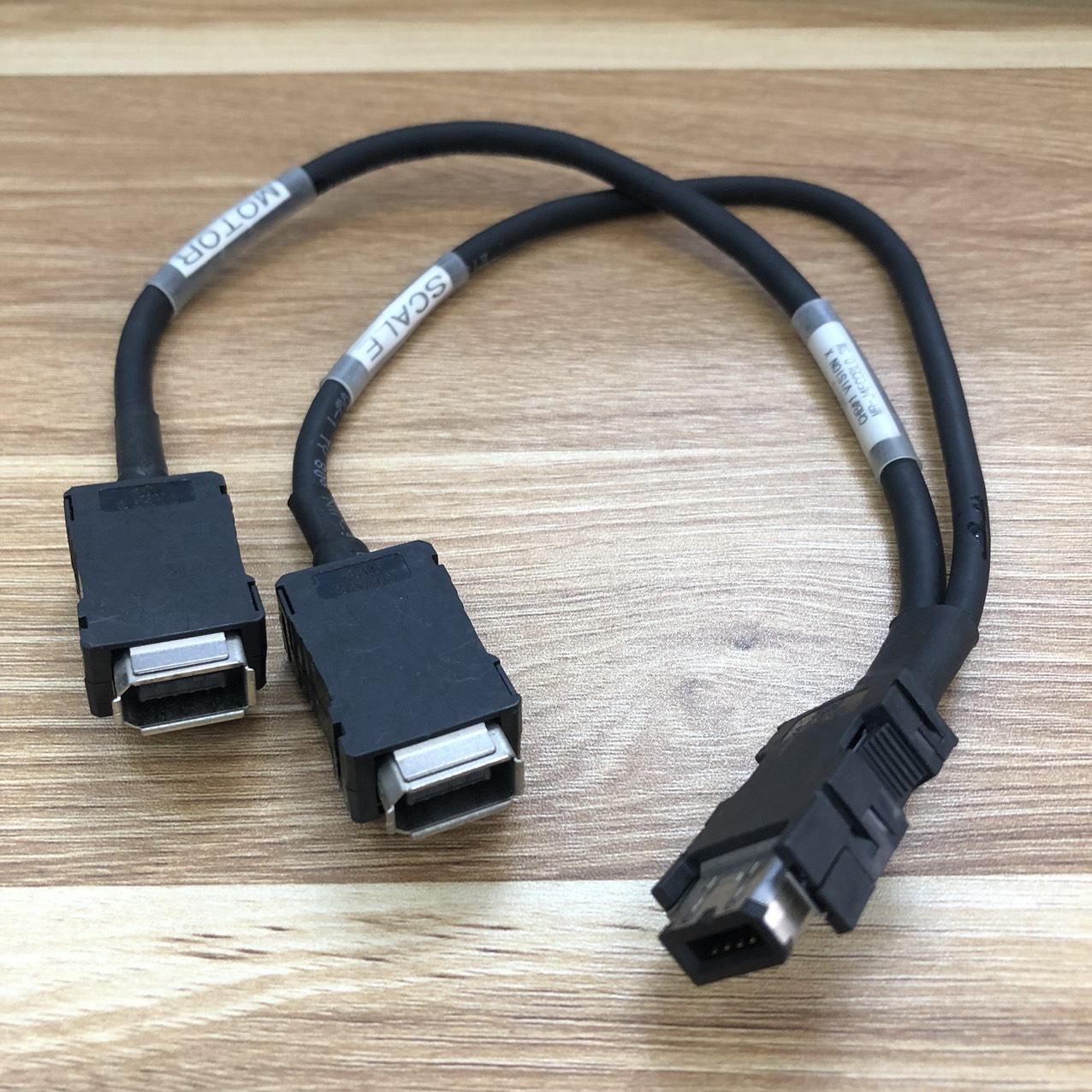 Cáp điều khiển MR-J4FCCBL0.3M 3M 36310 10 Pin Female ra 2 10 Pin Male dài 0.3M