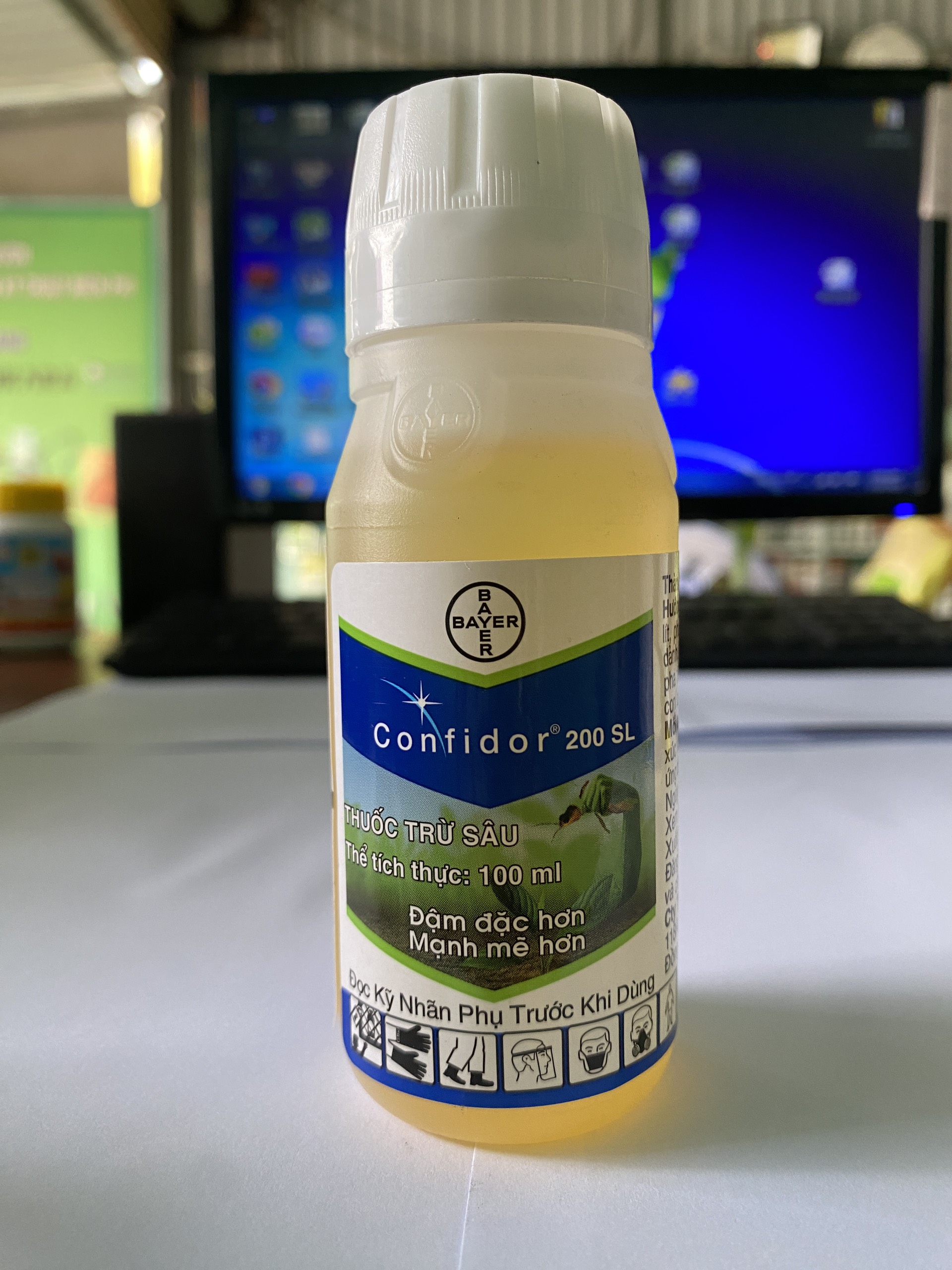 Insecticide Confidor 200Sl 100ml Specifically Treats Thrips, Sucking Insects That Damage Plants