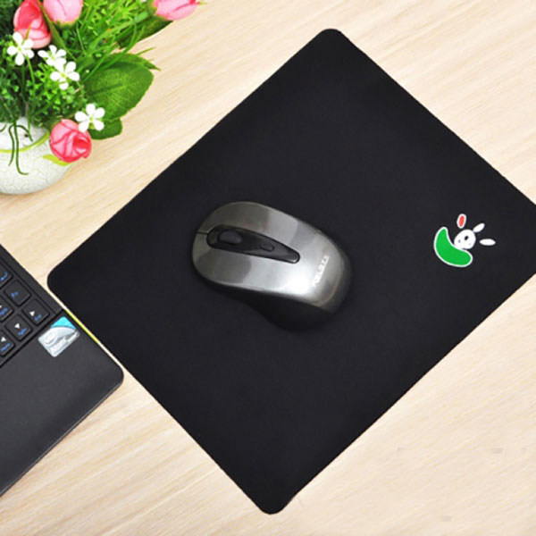 Miếng lót chuột Game thủ LyLoo 4ly dài 25 rộng 30cm