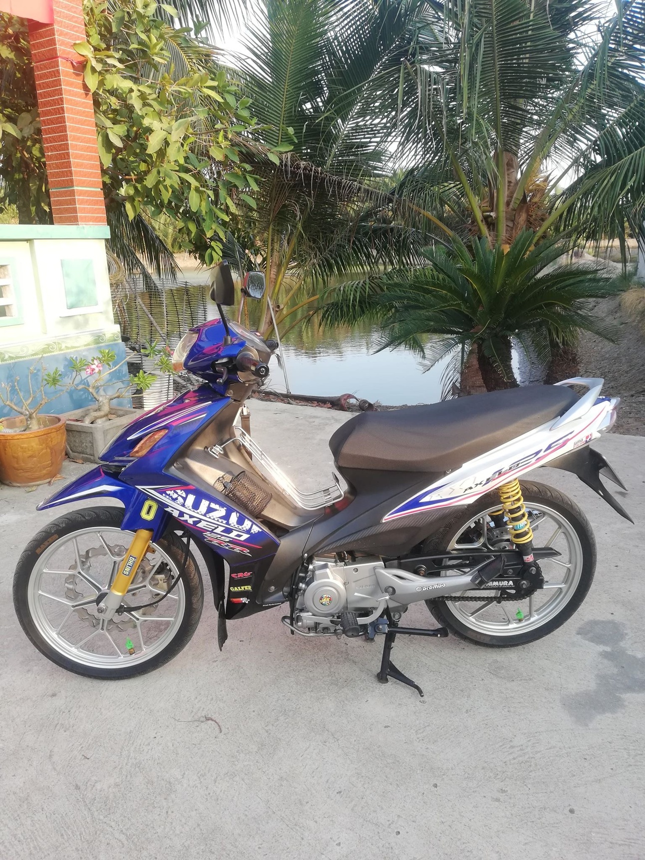 Tem rời axelo 125 mẫu mới trắng xanh