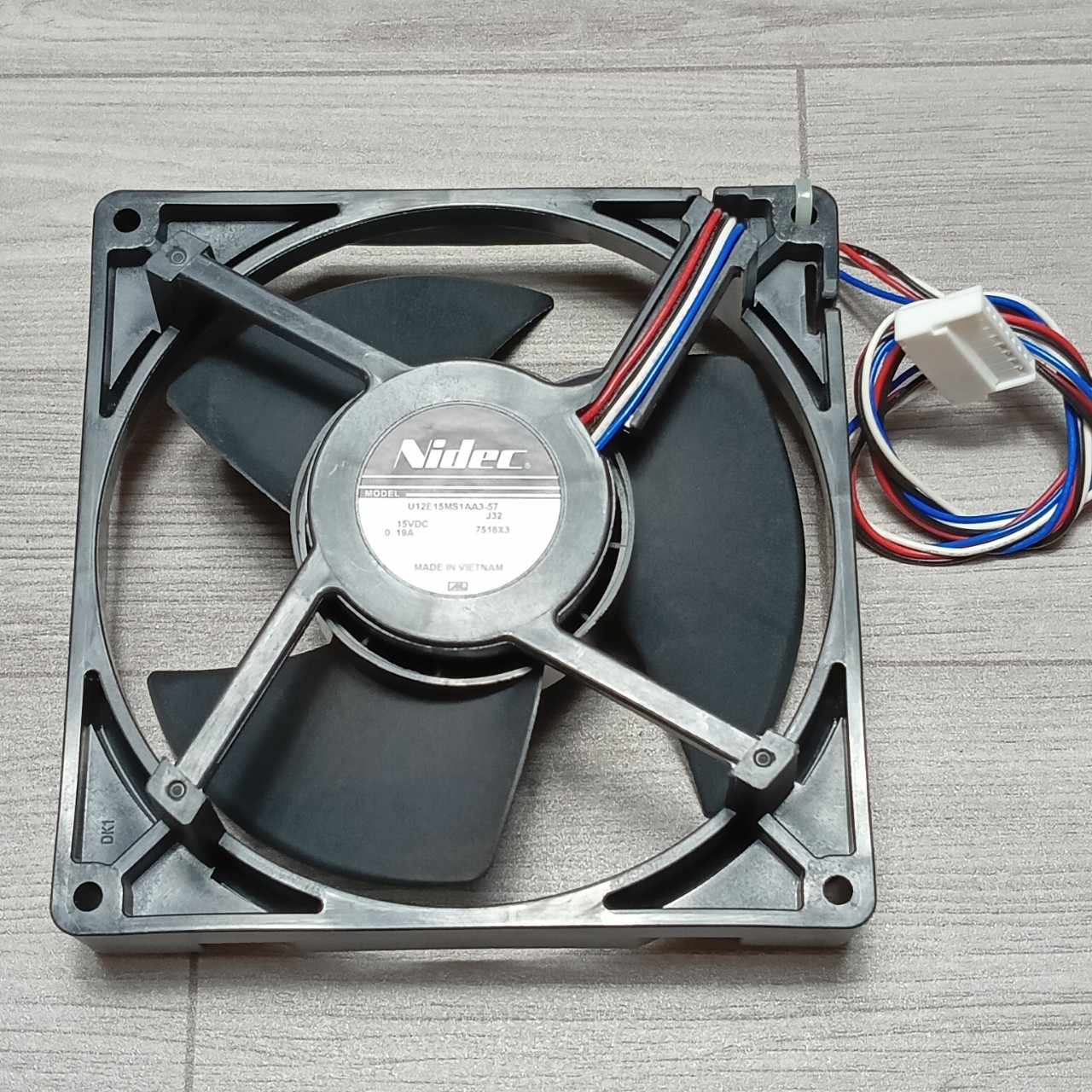Quạt tủ lạnh hitachi 4 dây 15v kt 12,5cm x12,5cm- quạt tản nhiệt hitachi