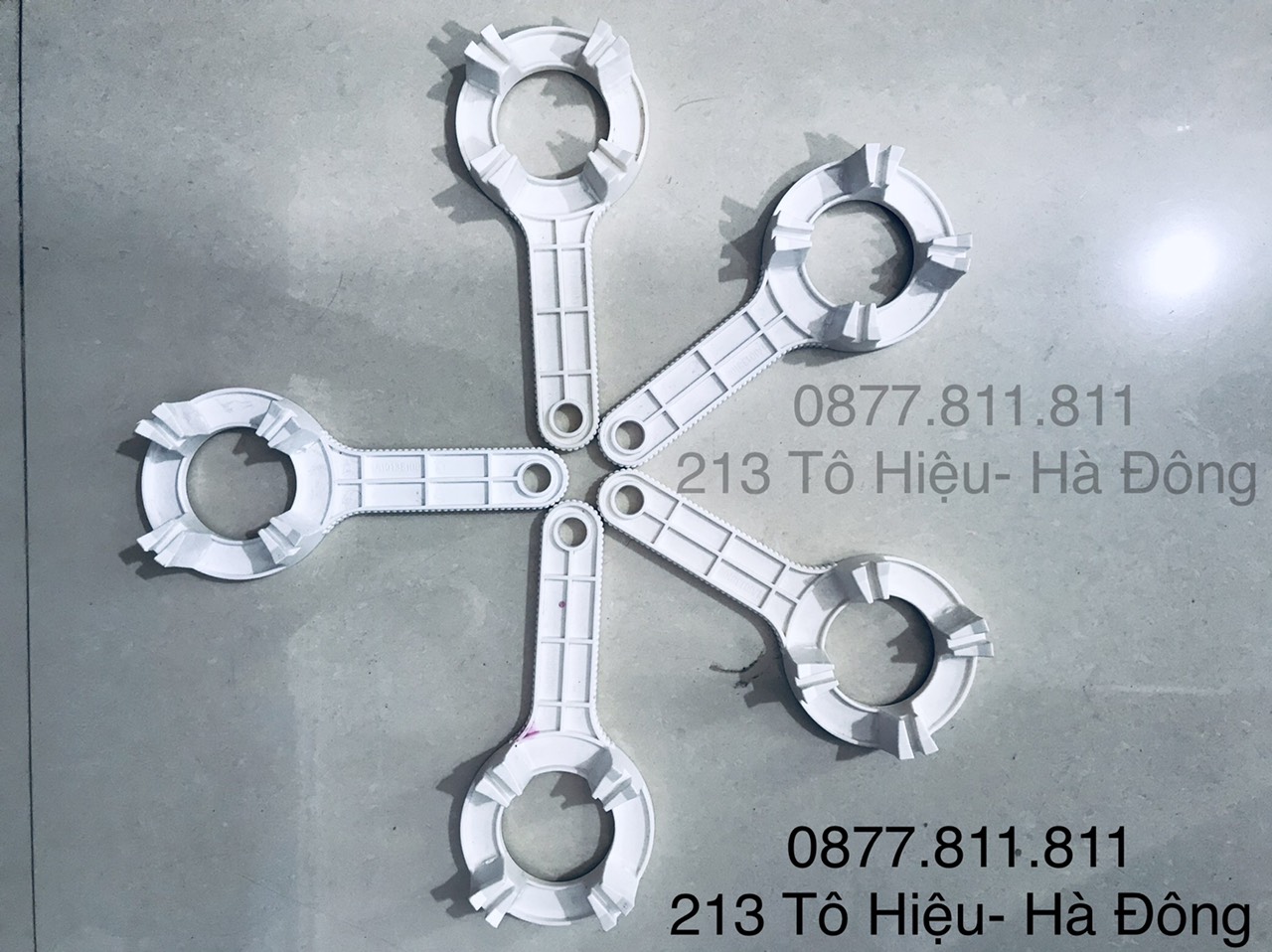 Tay gông mở cốc lọc đời mới Karofi ( máy ss038, U03, U05, U95, Op1310, P95...)