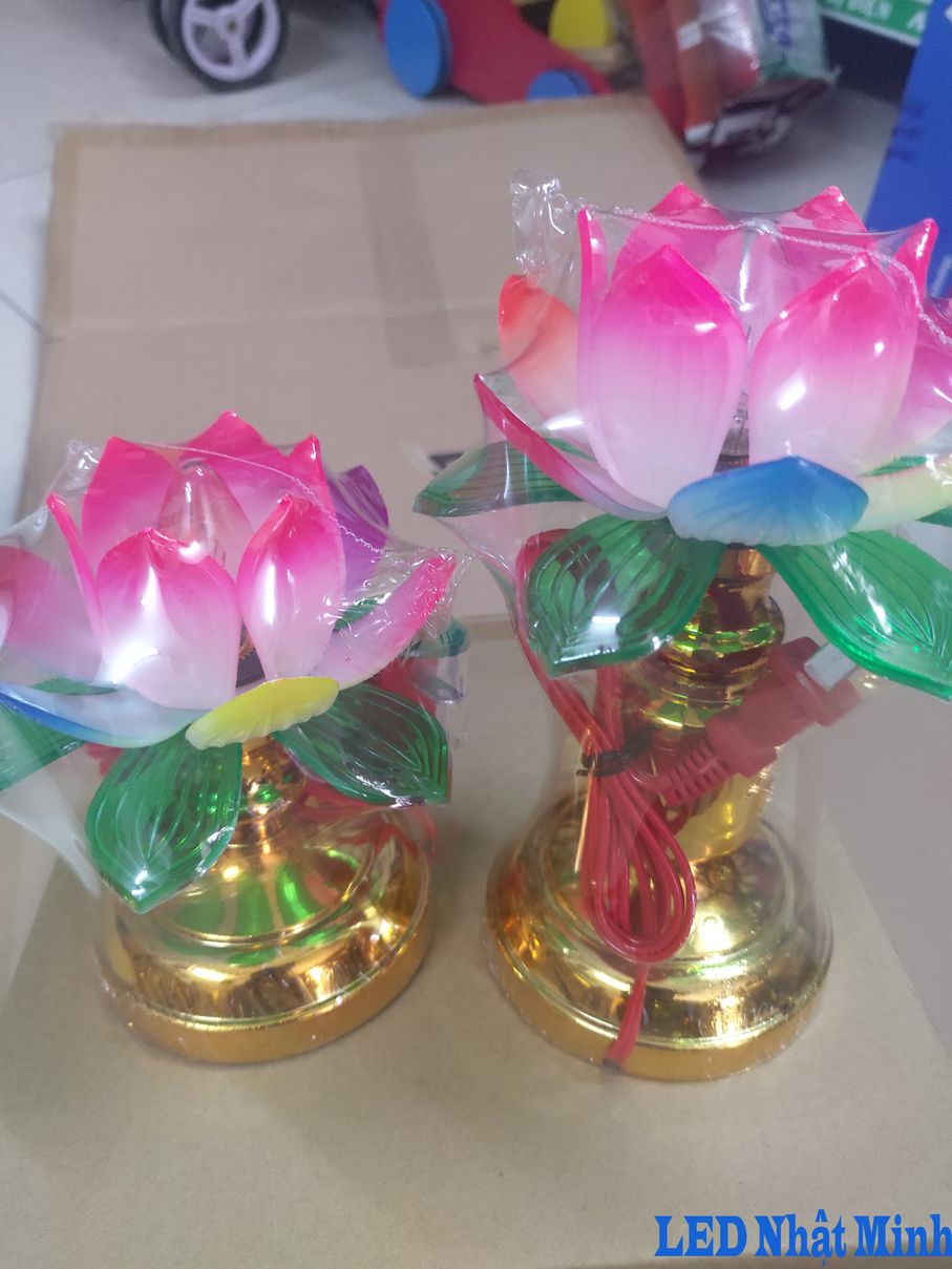 Bộ đèn bàn thờ hoa sen (Lớn) 1 cặp