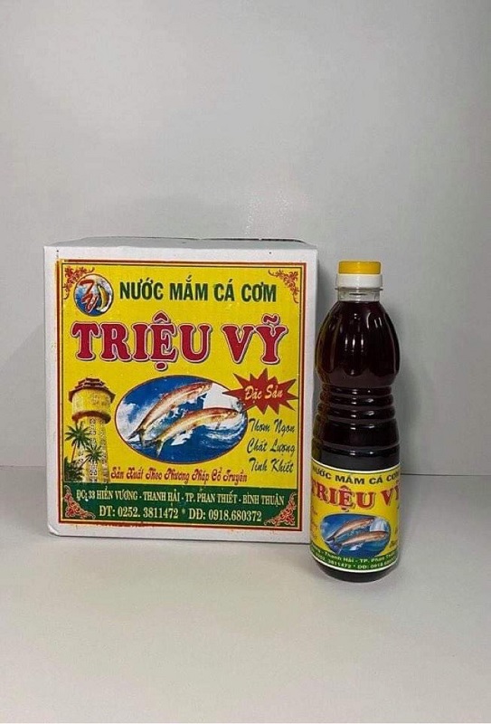 Nước Mắm Cá Cơm Triệu Vỹ Đặc Sản ( Hộp màu vàng )