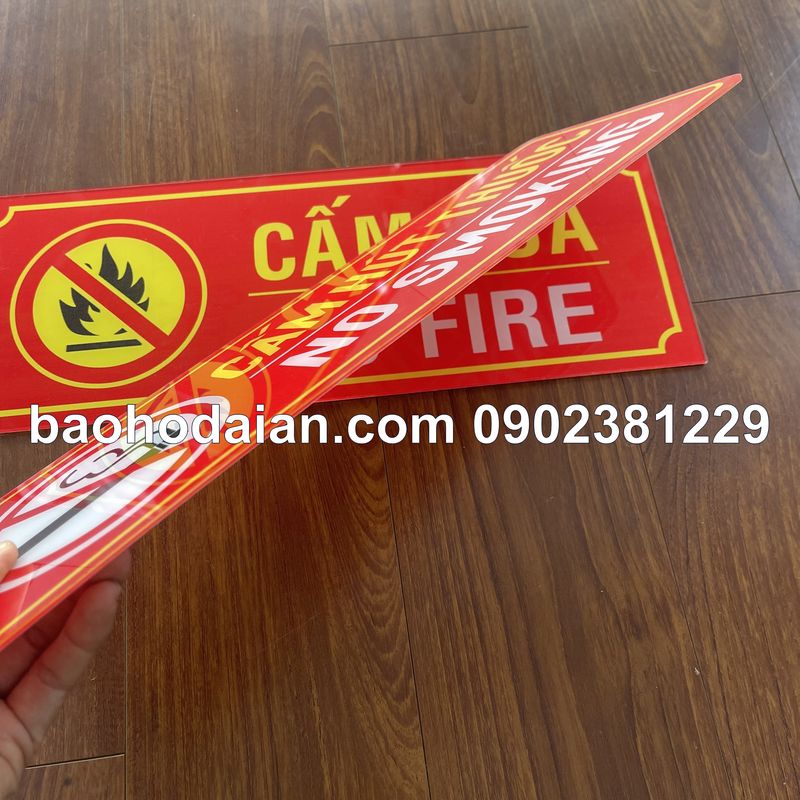 Bảng mica cấm lửa, cấm hút thuốc 15 x 30cm