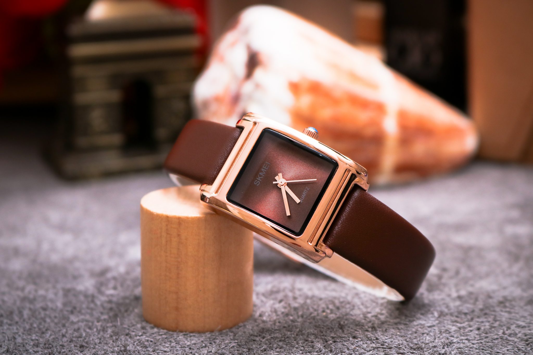 Đồng Hồ Nữ Dây Da Nâu Skmei 1432