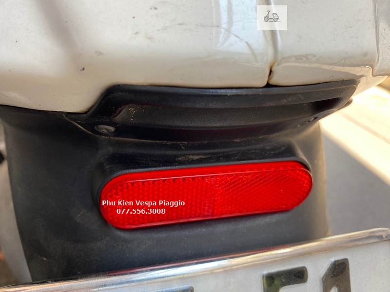 Phản Quang Vespa Piaggio ( Mắc Mèo )