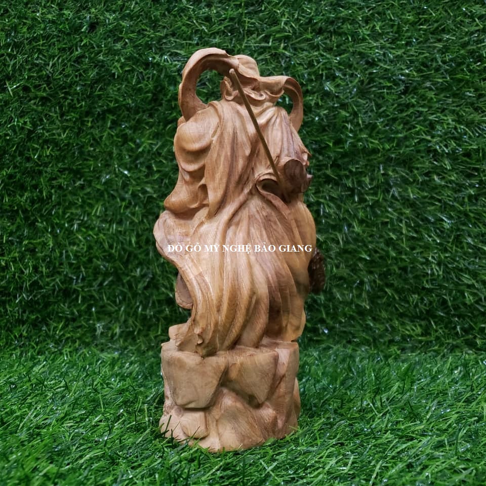 Tượng quan công gỗ bách xanh