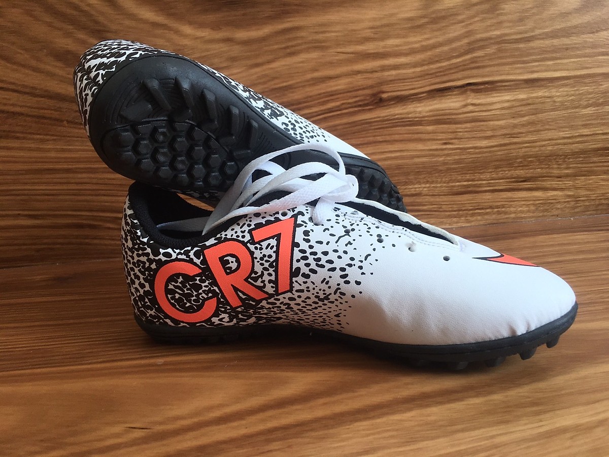 Giày Đá Bóng CR7 Trẻ Em Cao Cấp