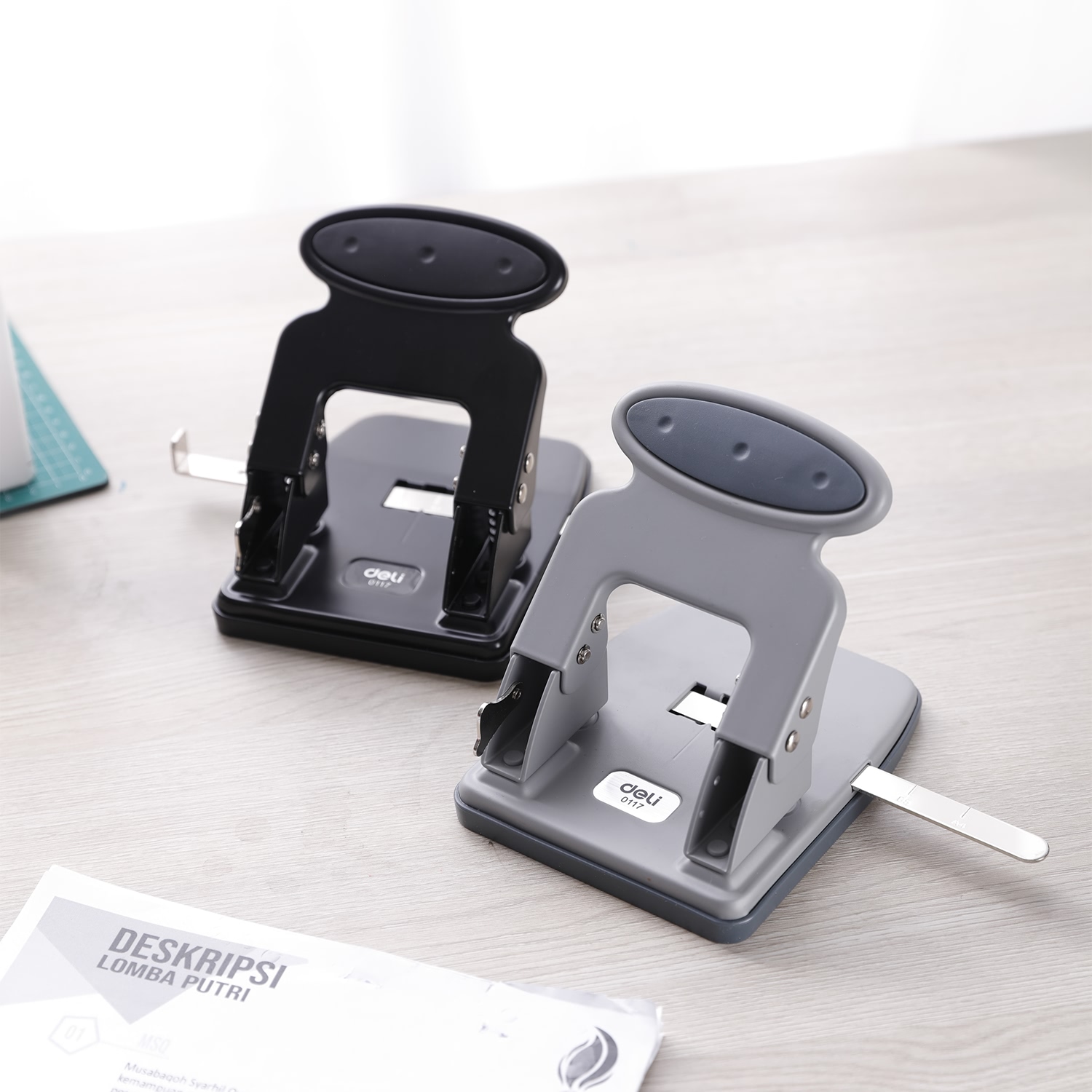 Máy đục lỗ 35 tờ deli- e0117