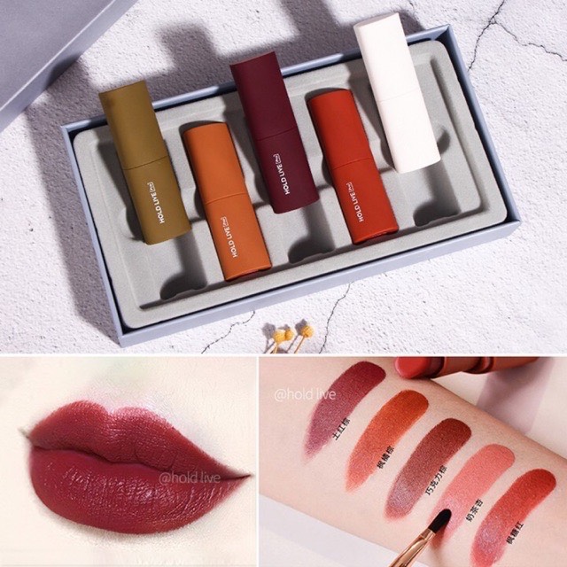 [ SIÊU PHẨM] SET SON KEM 5 CÂY HOLDLIVE TUYỆT ĐẸP Là hộp quà tặng vô cùng dể thương, lấy màu hồng phấn làm chủ đạo, nhẹ nhàng, nữ tính Ngoài đời ẻm còn đẹp hơn trên hình nhiều, đẹp lắm luôn. Vỏ son nhám sang trọng