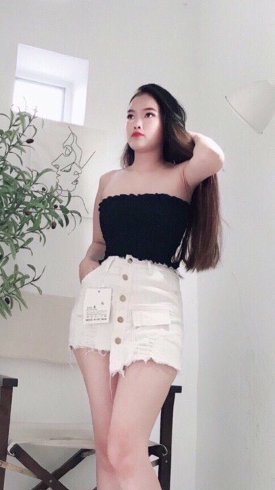 Chân váy kaki co giãn đáp tà phối hàng nút trước cá tính TTSLA0009