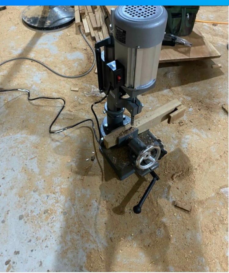 Máy đục gỗ mộng vuông  KI 750W